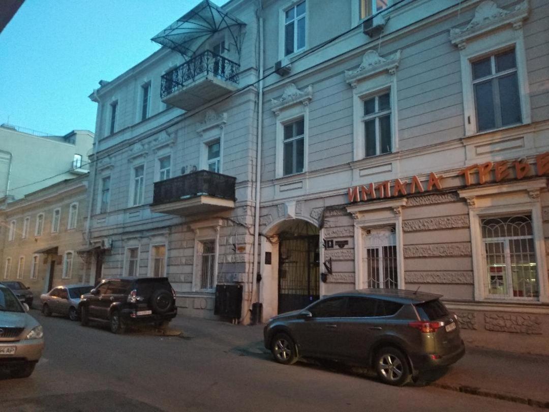 White Door Apartments Mansard Heart Of Odessa 2 Zewnętrze zdjęcie